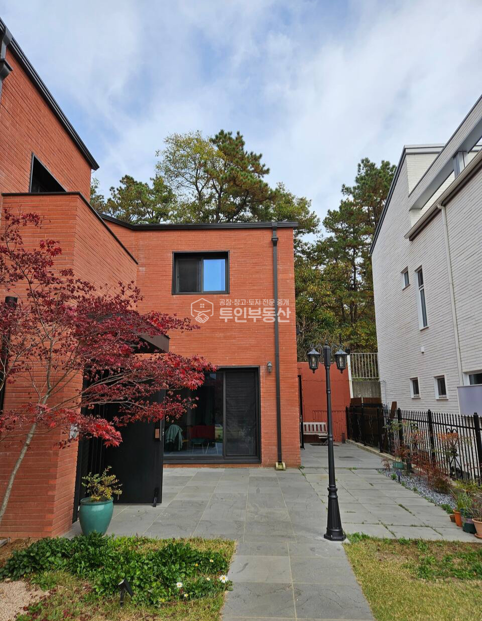 경기 고양일산동구 성석동 #연 59평 #프라이빗한단독주택 #내 외부 최고급마감재 #벙커주차장 매매 매물번호 10124 사진 2