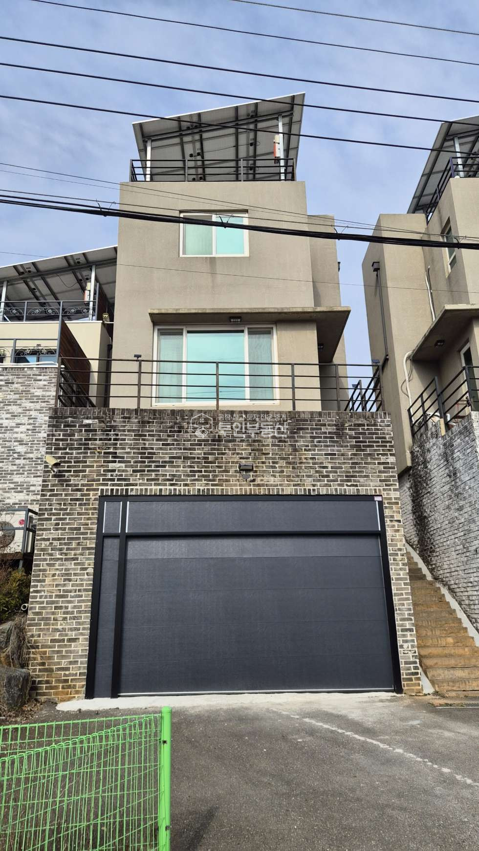 경기 고양일산동구 성석동 #연 33평 #전원주택매매 #땅콩주택 #벙커주차장 #태양광설치 매매 매물번호 10083 사진 9