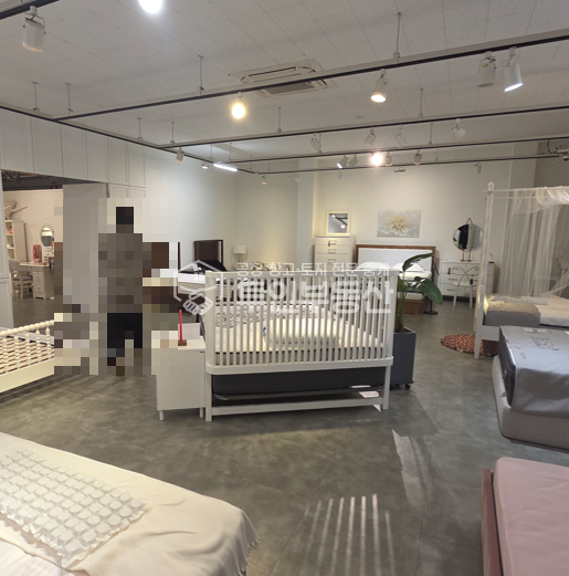 경기 고양일산서구 덕이동 2동 #200평 #각 층 60평 , 60평 , 30평 #쇼룸 및 방송장비 보관창고 추천 #엘베있음 #대단지아파트인근 #추가동임차가능 월세 매물번호 10305 사진 9